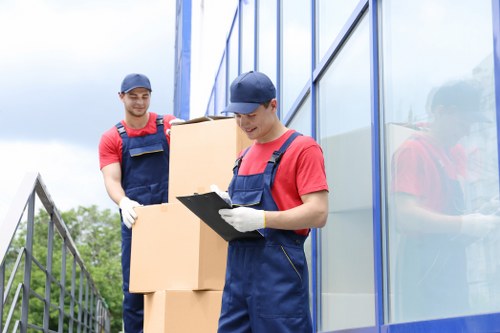 Moving van service for homes and businesses in Southgate