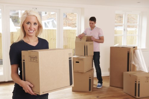 Residential and commercial moving van support in Southgate